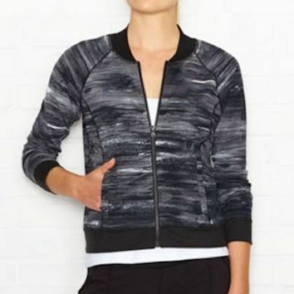 LUCY Women’s Defining Moment Jacket Black Storm Print Lucytech size: Medium - Picture 1 of 8